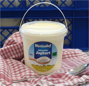 Joghurt im Becher